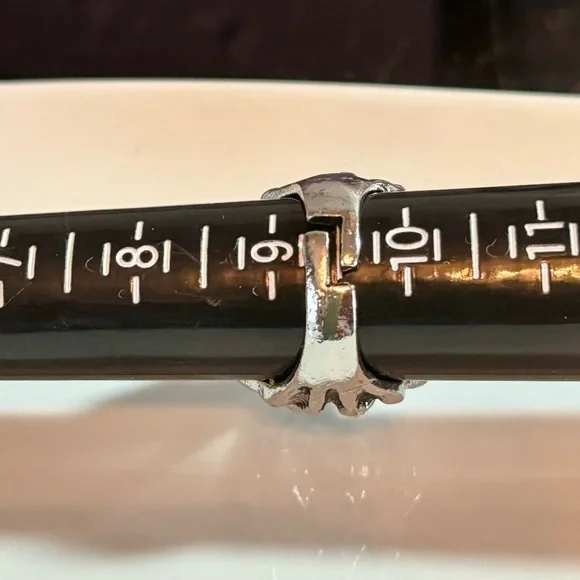 Silvertone Fashion Goth Dragon’s Eye Ring Mounted in Skeletal Hands Adj. 9 1\2+ - Picture 5 of 5